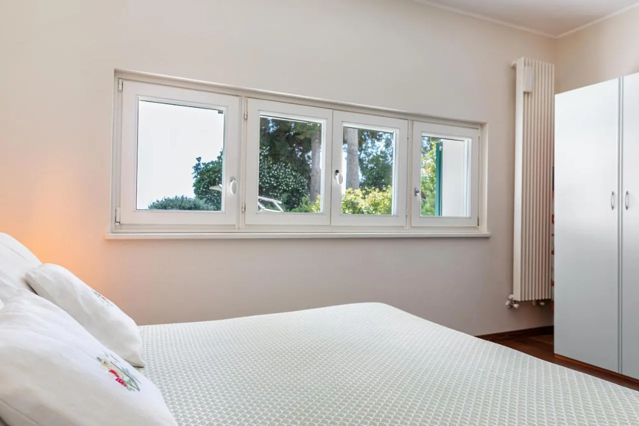 Apartament Casa Araucaria Imperia 0*,